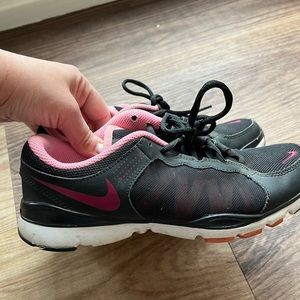 NIKE Running Flex TR 2 Black & Pink Sneakers Womens Shoes Size 5.5
